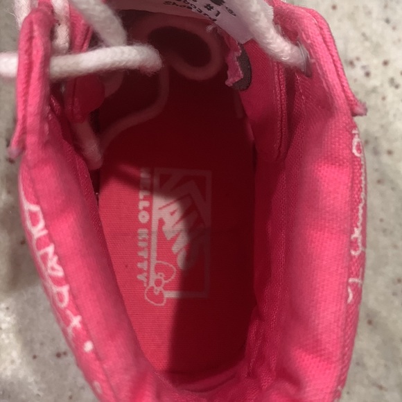 Vans Sk8-Hi Hello Kitty 🎀 - Picture 7 of 10